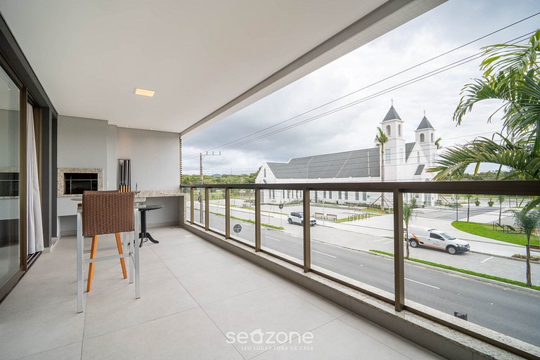 Apto c/ varanda e churrasqueira em Jurerê IHD0101