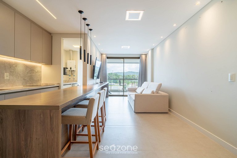 Apto c/ varanda e churrasqueira em Jurerê IHD0101