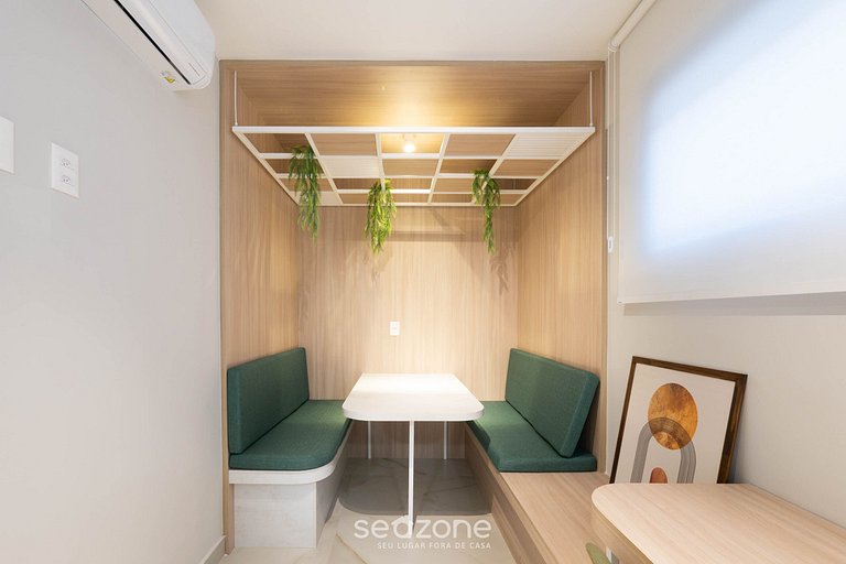 Studio c/ varanda e vista a 220m da Praia POE0607