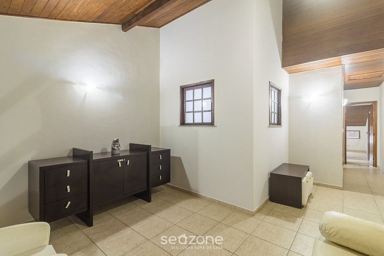 Casa 4Q em Condomínio c/ Piscina NAT0202