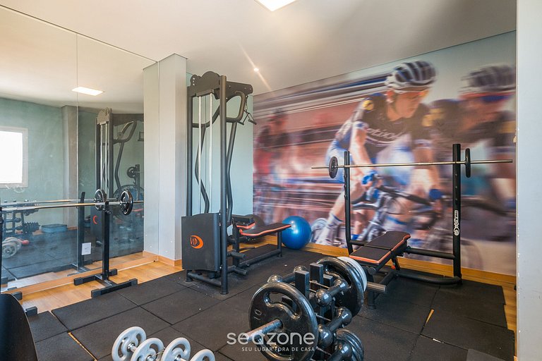 Apto a 100m da Praia em predio c/ piscina SIP0703