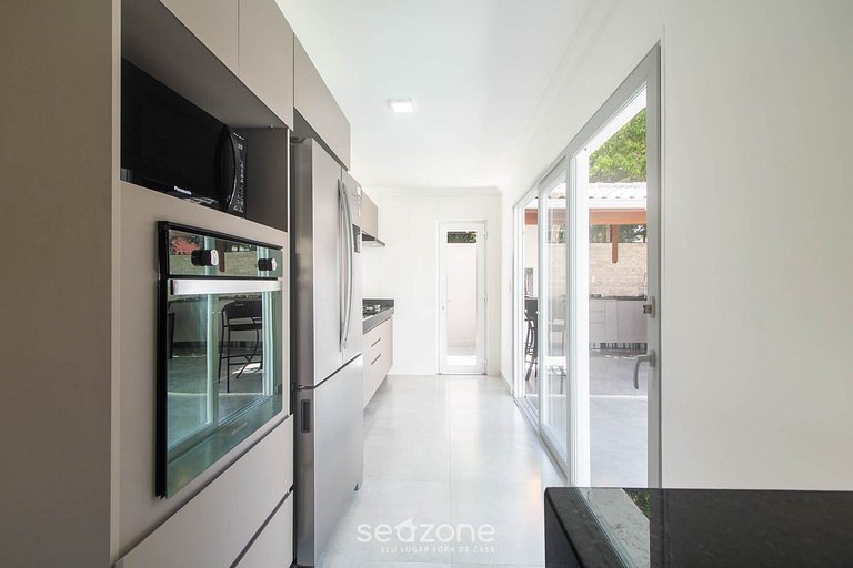 Casa c/ 3 Suites, Hidro y Piscina Privadas MGI0068