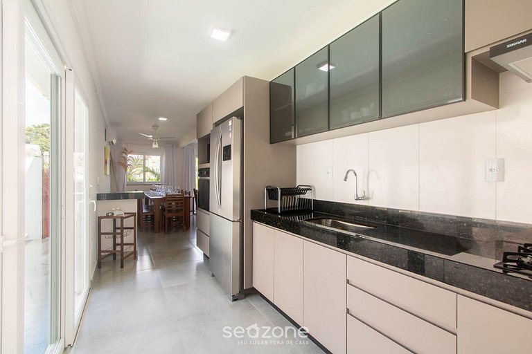 Casa 3 Suíte c/ Hidro e Piscina Privativas MGI0068