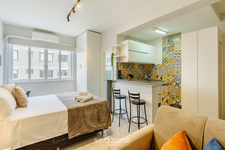 Studio completo a 800m do P. da Redenção HPN0618