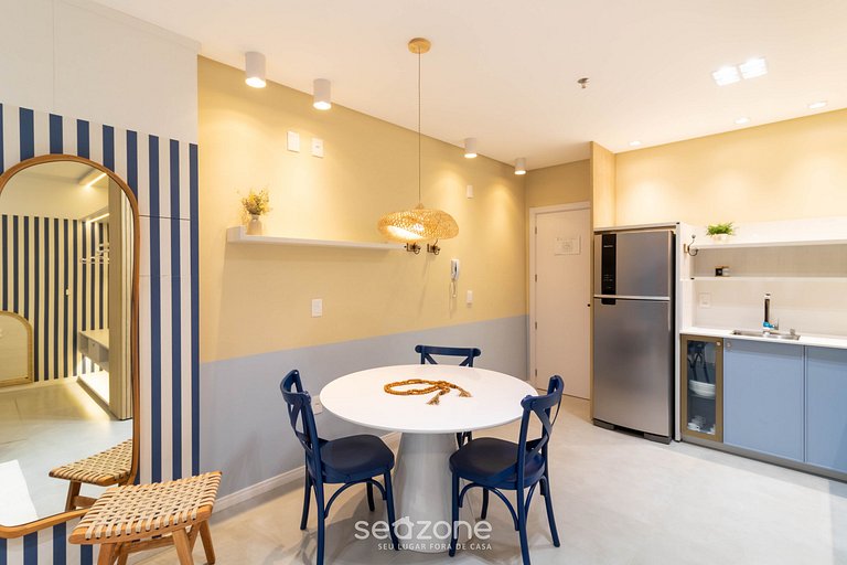 Studio c/ varanda em prédio com piscina FFS0603