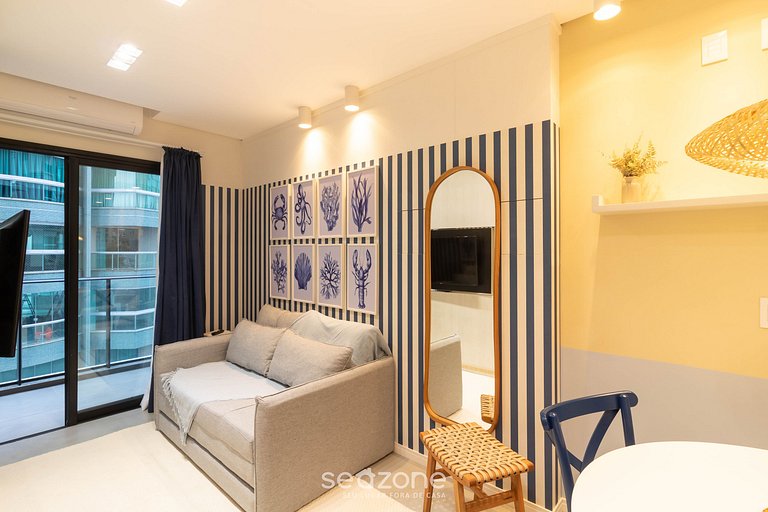 Studio c/ varanda em prédio com piscina FFS0603