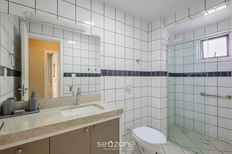 Apto c/ varanda e churrasq. a 200m do Mar RDT1004