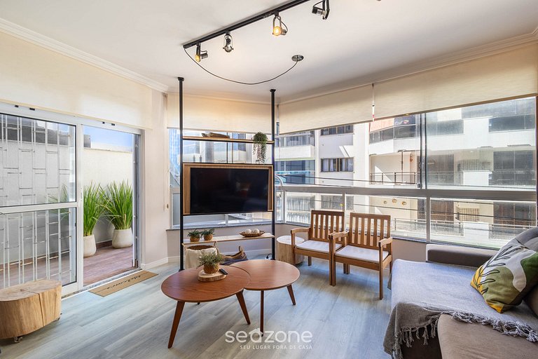 Apto c/ varanda e churrasq. a 30m do Mar RDM0101