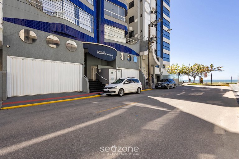 Apto c/ varanda e churrasq. a 30m do Mar RDM0101