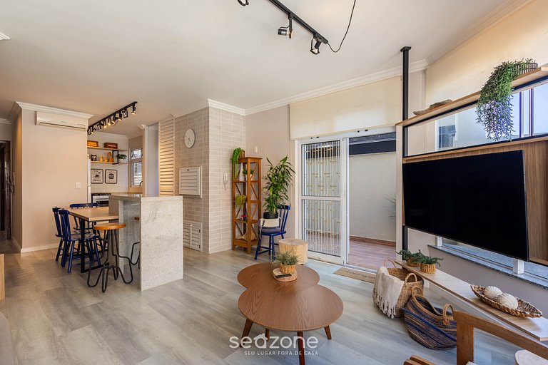 Apto c/ varanda e churrasq. a 30m do Mar RDM0101