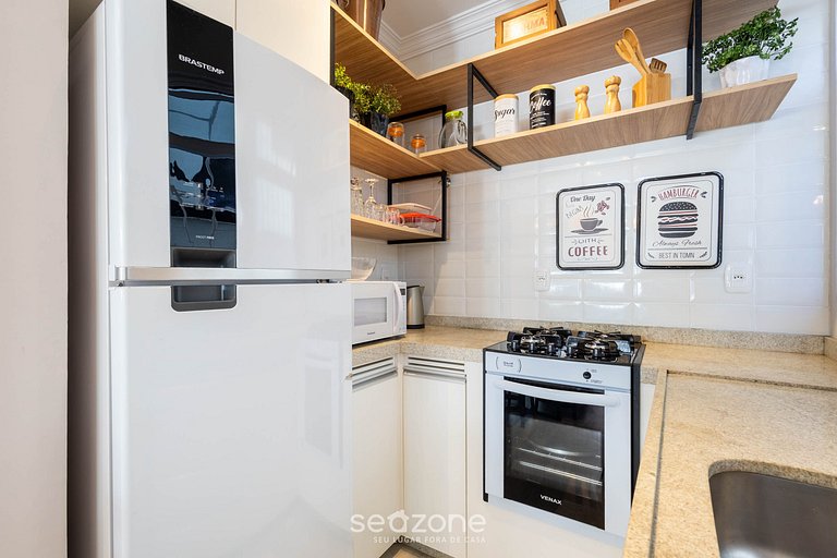 Apto c/ varanda e churrasq. a 30m do Mar RDM0101