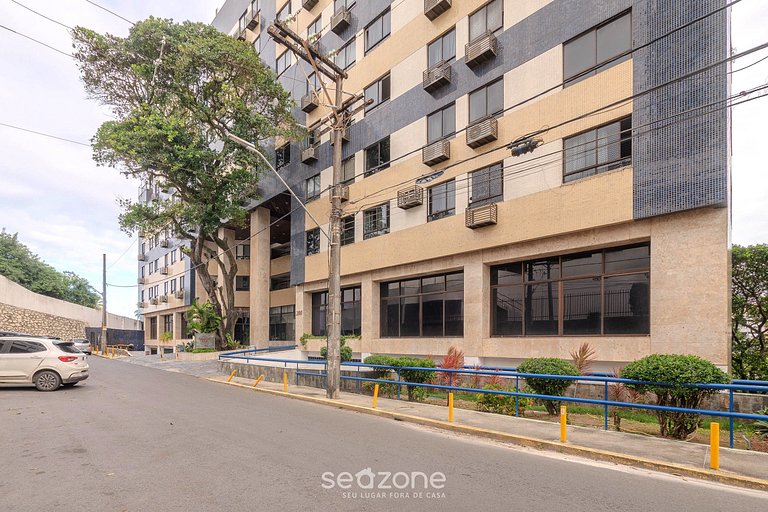 Apto con balcón en condominio con piscina ACI0320