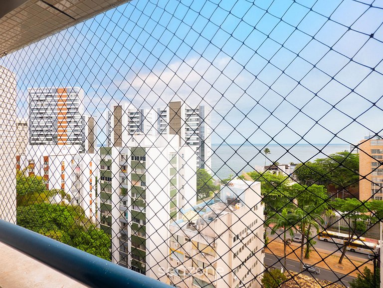 Apto con balcón en condominio con piscina ACI0320