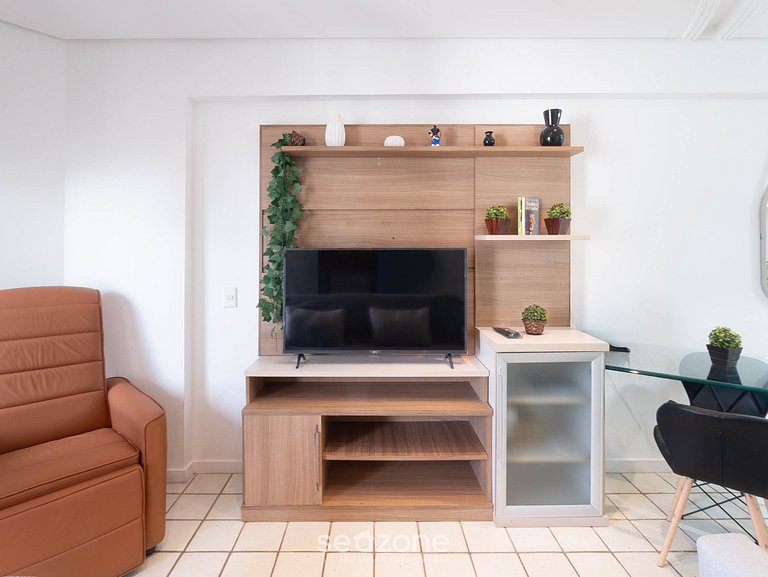 Apto con balcón en condominio con piscina ACI0320