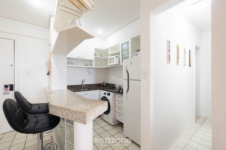 Apto con balcón en condominio con piscina ACI0320