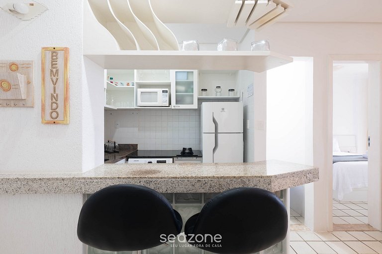 Apto c/ varanda em cond. c/ piscina ACI0320