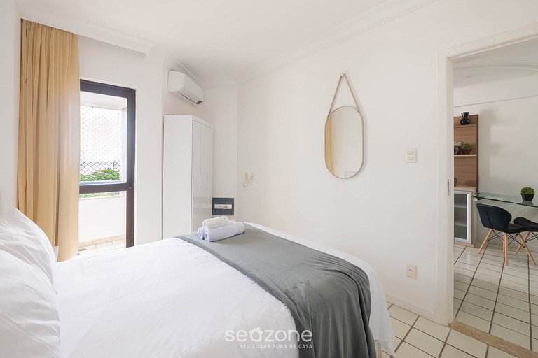 Apto con balcón en condominio con piscina ACI0320