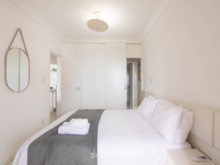 Apto con balcón en condominio con piscina ACI0320