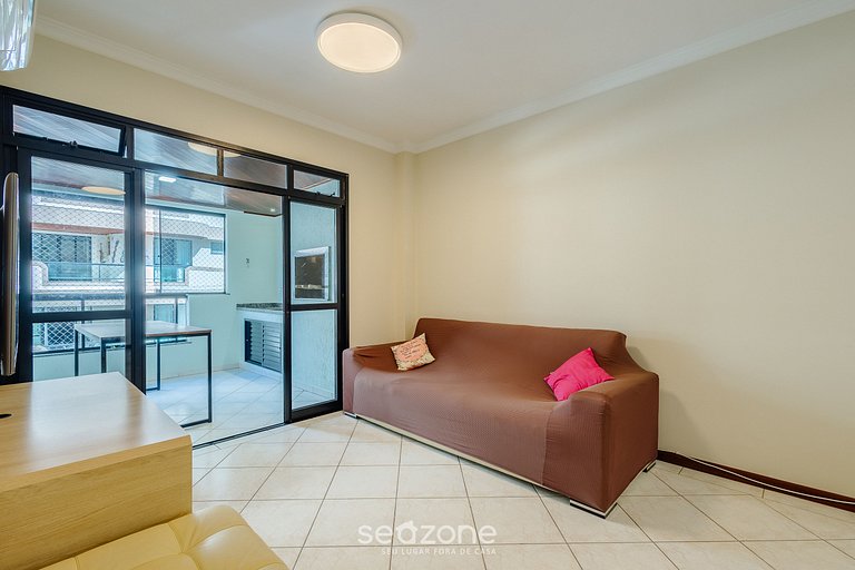 Apto c balcón y parrilla en cond frente mar UAR301