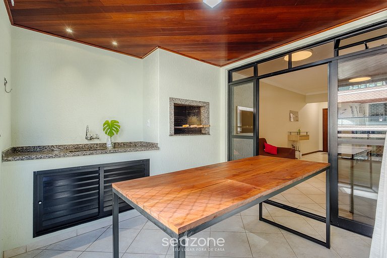 Apto c balcón y parrilla en cond frente mar UAR301