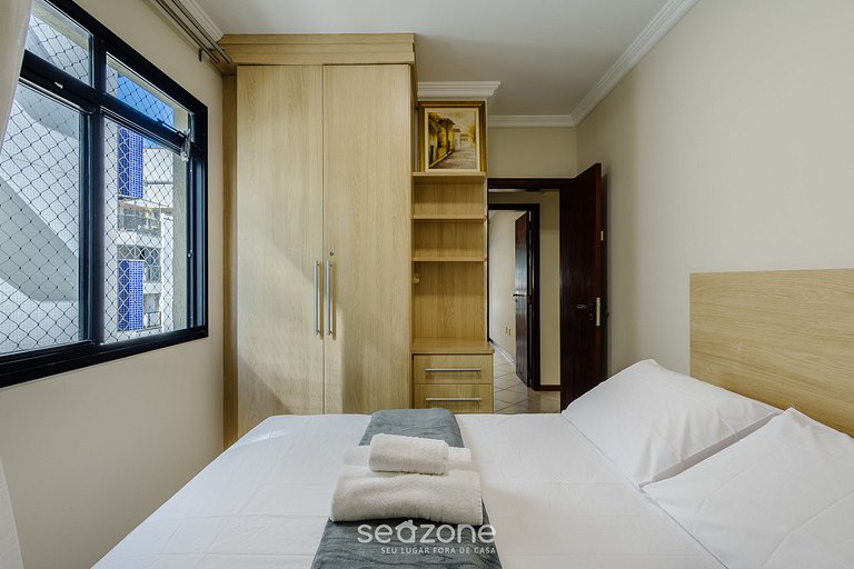 Apto c balcón y parrilla en cond frente mar UAR301