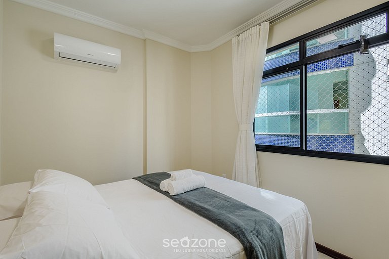 Apto c balcón y parrilla en cond frente mar UAR301