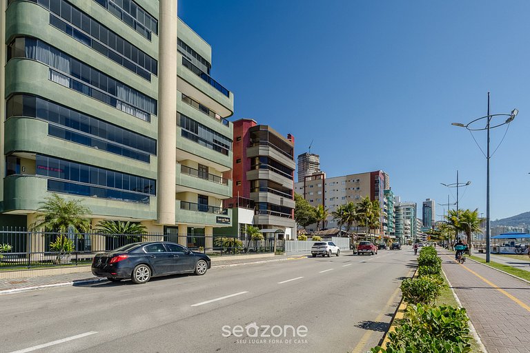 Apto c balcón y parrilla en cond frente mar UAR301