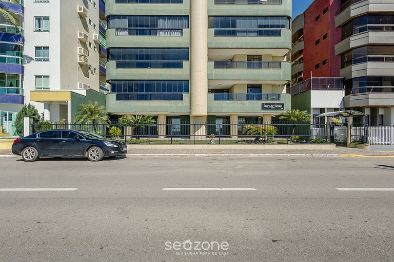 Apto c balcón y parrilla en cond frente mar UAR301