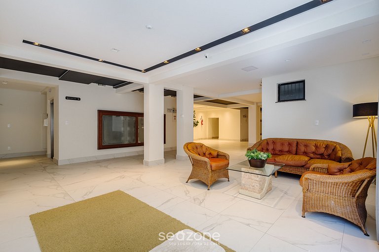 Apto c varanda e churrasq em cond beira mar UAR301