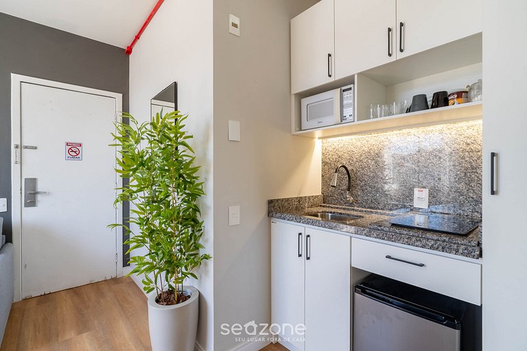 Apto cômodo no Centro de Floripa RBH806