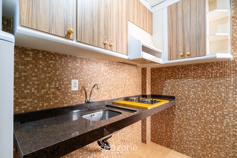 Estudio completo en el centro de Floripa EOX0705