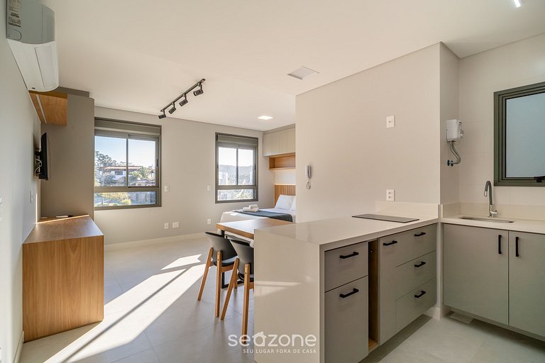 Stúdio em Condo. completo e c/ academia TRC0507