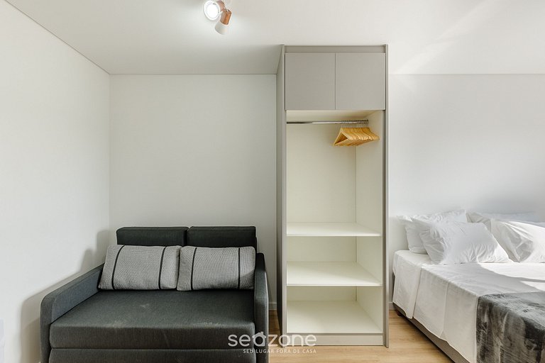 Apto próx. Ópera de Arame c/ Garagem PLA0408