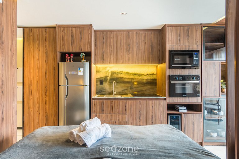 Estudio con vista lateral al mar LIV1310