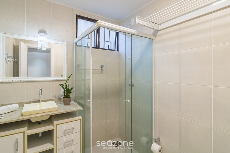 Apto com 3 quartos a 120m da praia central LHE0201