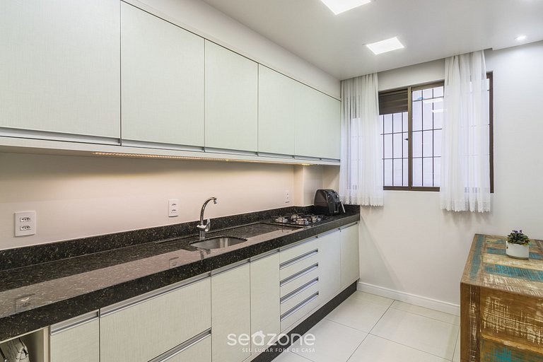 Apto com 3 quartos a 120m da praia central LHE0201