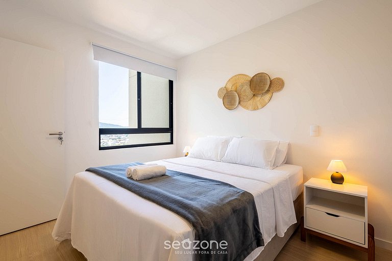 Apto 2Q c/ varanda churrasq. e vista mar - SKL1204