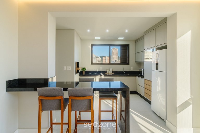 Depto con parrillero a 100 m de la playa EVR1403