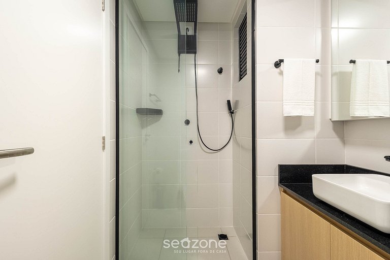 Apto 2Q c/ varanda churrasq. e vista mar - SKL1204