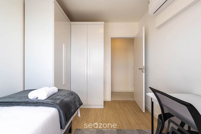 Ap 2 hab. c/balcón, barb. y vista al mar SKL1204