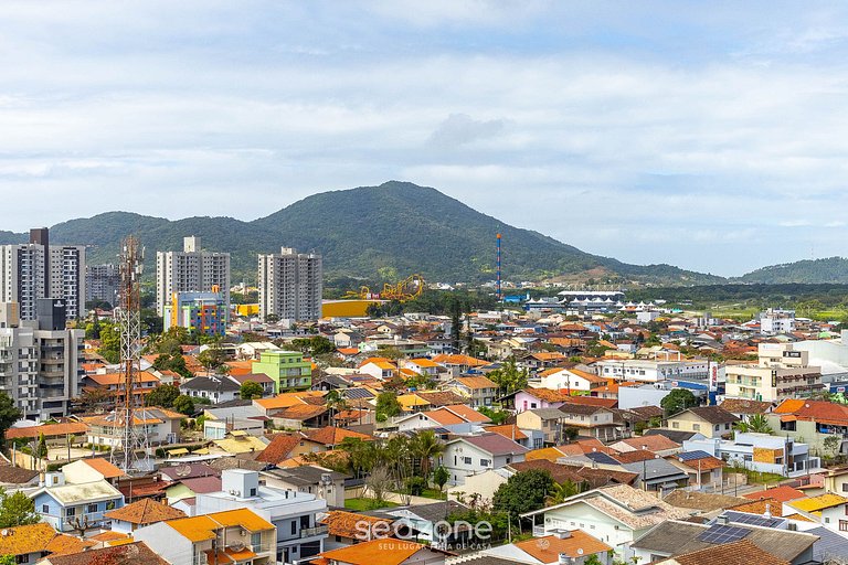 Apto 2Q c/ varanda churrasq. e vista mar - SKL1204