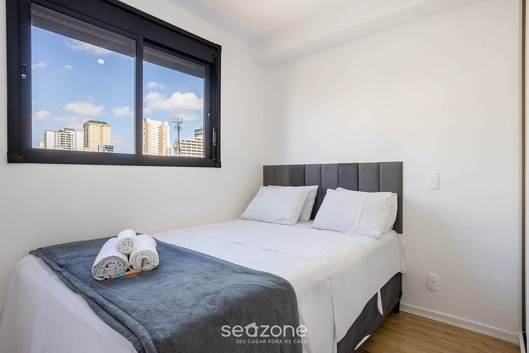 Studio c/ varanda em prédio c/ piscina VBV0616