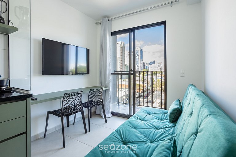 Studio c/ varanda em prédio c/ piscina VBV0616