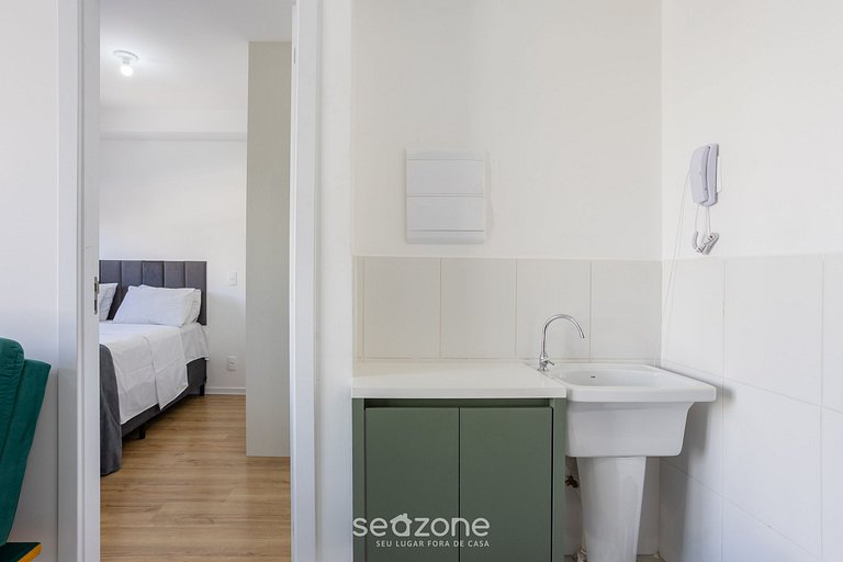 Studio c/ varanda em prédio c/ piscina VBV0616