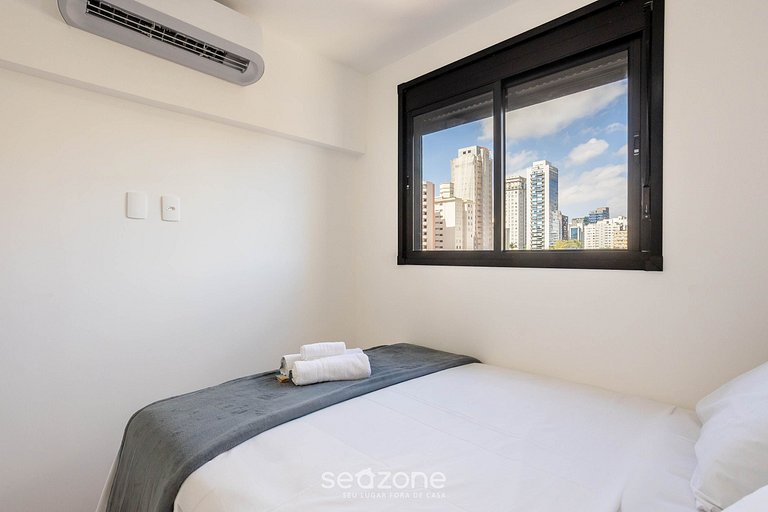 Studio c/ varanda em prédio c/ piscina VBV0616