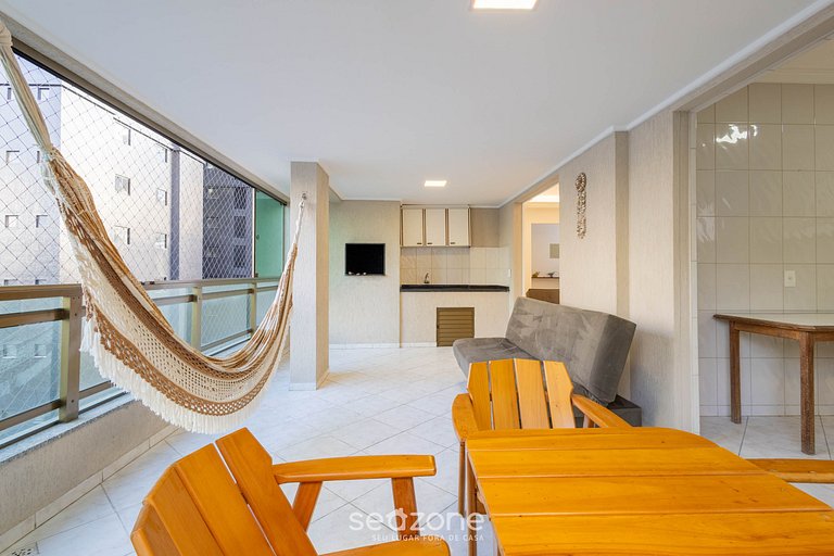 Apto c/ varanda e churrasq. a 290m do mar CAU0199