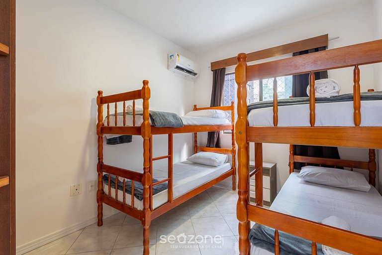 Apto c/ varanda e churrasq. a 290m do mar CAU0199