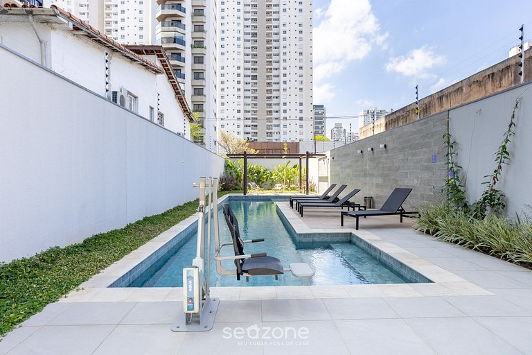 Studio c/ varanda em prédio c/ piscina VBV0616