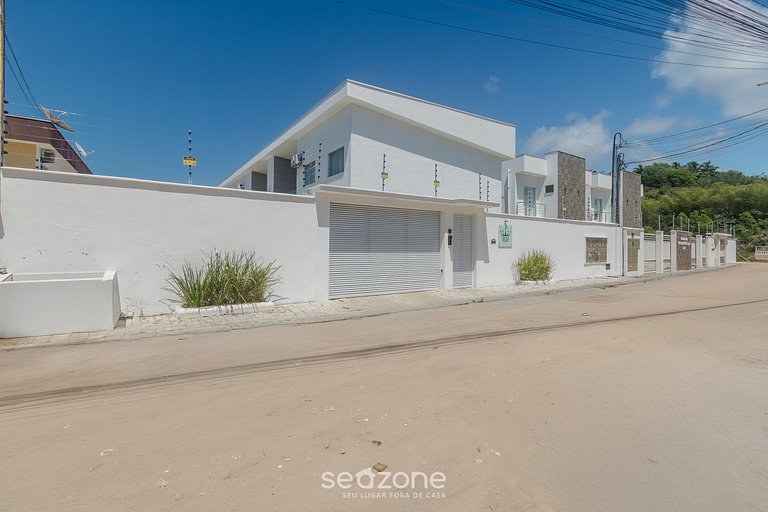 Apto 4 habitaciones en cond. con piscina VIF0104