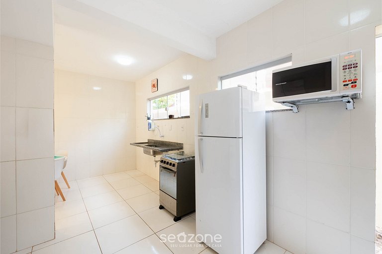 Apto c/ varanda e churrasq. a 400m do mar RBR0003